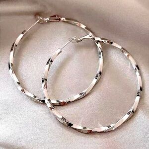 Silver Textured Oversized Hoop Earrings NEW 🏷️